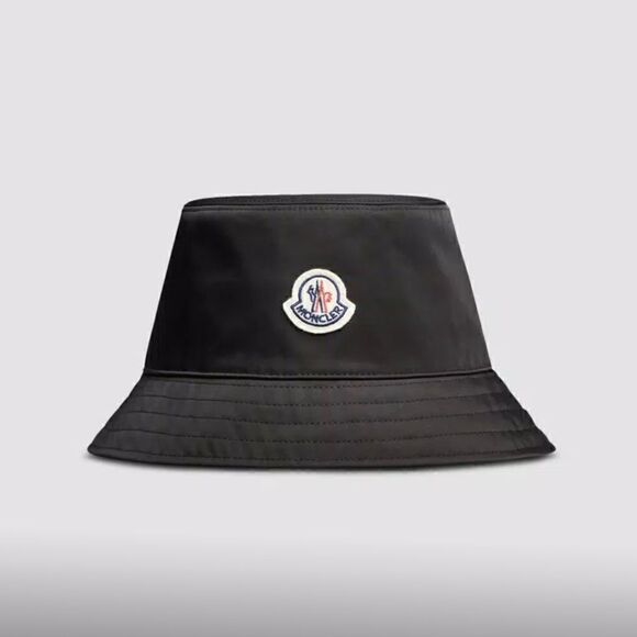 🌟NEW🌟Moncler🌟Reversible Bucket Hat Black/White - Picture 1 of 6